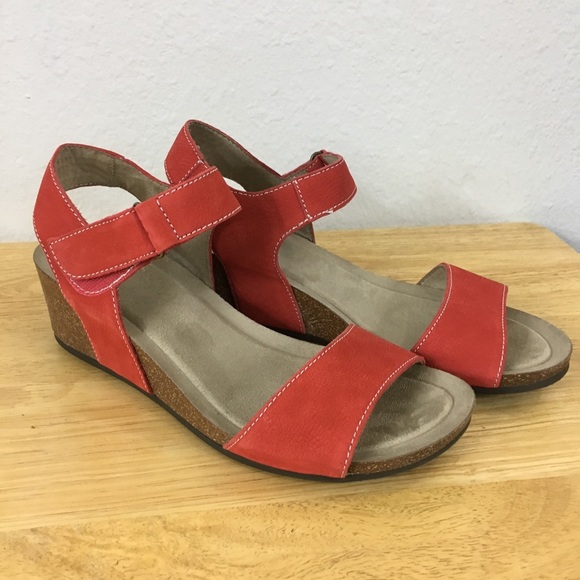 white mountain chantilly wedge sandal